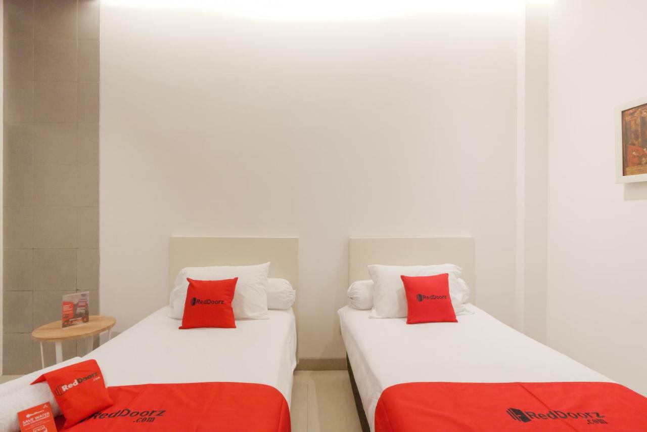 Reddoorz Plus @ Demangan Gejayan Pakualaman Εξωτερικό φωτογραφία